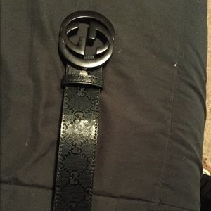 Black Gucci belt